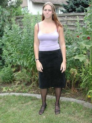 Anne german teen in pantyhose (Garten)