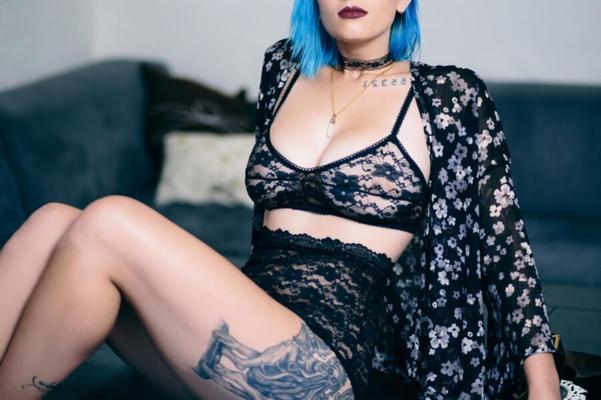 Suicide Girls - Pulp - Black & Blue