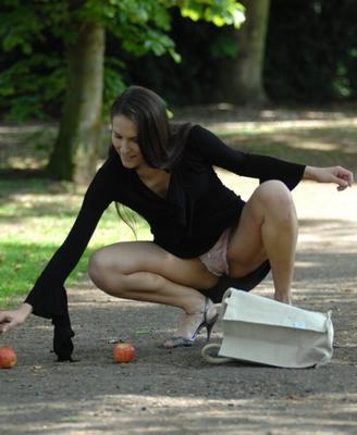 - tous fétichistes : culottes d'adolescentes matures, seins, culs poilus, jupe en l'air