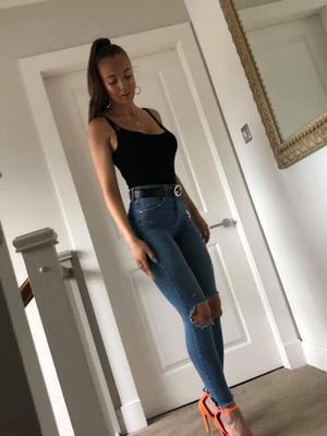 Sexy corpo cumdump chav anna