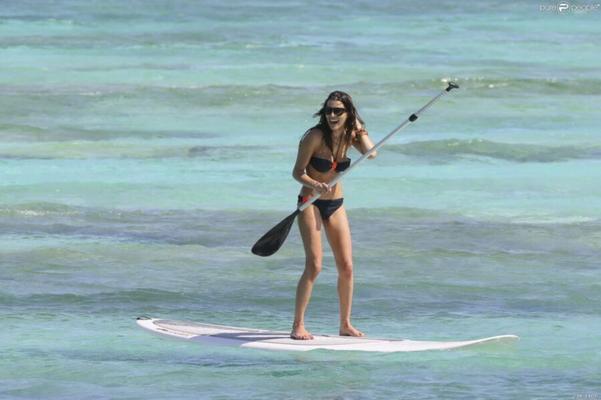 La salope française Karine FERRI à St Barth