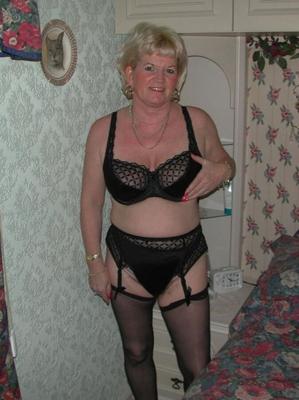 Donna British GILF