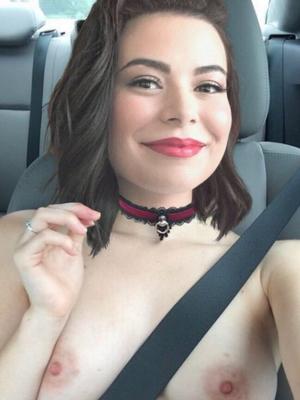 Falso: Miranda Cosgrove (actriz estadounidense)