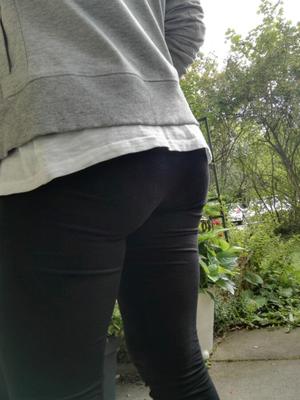 Auf der Terrasse in Leggings (Ohne Slip Camel Toe)