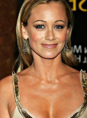 Christine Taylor precisa ser quebrada