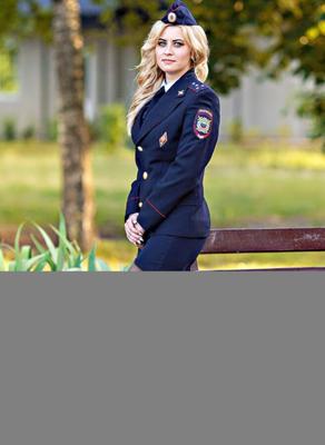 Nataschas russische Polizistinnen in sexy Uniform