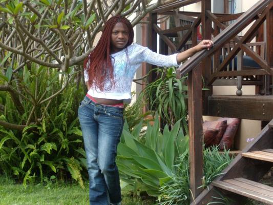 Fille zimbabwéenne de 23 ans qui m'a tout donné (2)