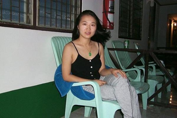 Esposa china expuesta grandes tetas y coño peludo