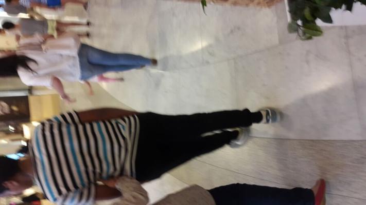 Bunda vagabunda árabe no shopping