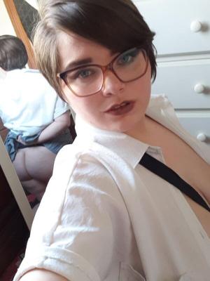 gorgeous short-haired chubby UK amateur