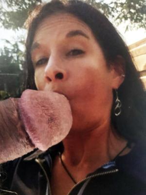 ¡HotyFrenchy estaba lamiendo su paleta cuando Jim se corrió!