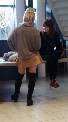 Puta caliente con botas hasta el muslo Creepshot [ENVÍO]