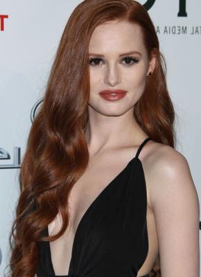 Madelaine Petsch / Actriz estadounidense