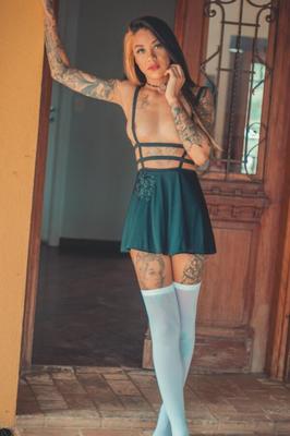 Suicide Girls - Pennytrix - Fille du pays des merveilles