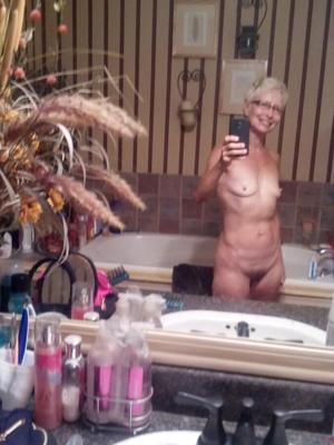 SEXY SKINNY GRANNY