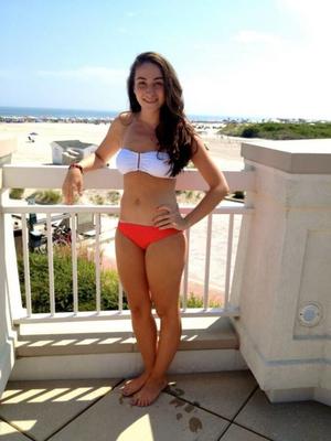 YOUNG HOT DAUGHTER AT THE BEACH