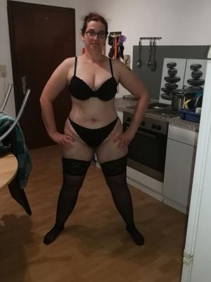 MILF Dani Beauté dans la Cuisine