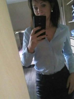 French Teen Slut selfie exposed Petite chienne selfies