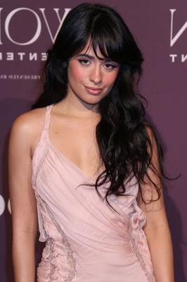 Camila Cabello - Journaliste hollywoodienne