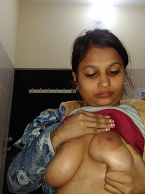 amateur indian wife nude selfie for husband