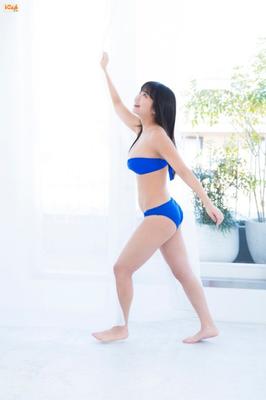 Yuno Ohara, une japonaise en bikini