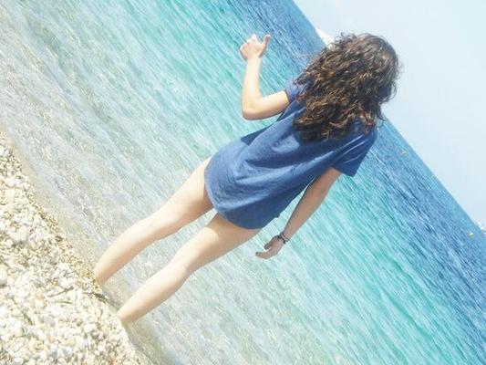 french Matilde and her friend at the beach