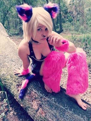 cosplayer xendureandsurvive pieds