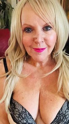 Liz sexy britische GILF-Schlampe