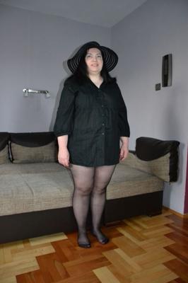 BBW-Frau in Nylons