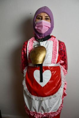 German whore Heidjezulma wearing red polkadot coat and pink mask