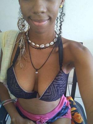 Garotas vagabundas negras me enviam suas fotos pornôs quentes e privadas