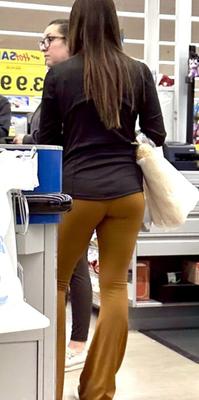 Grocery store Sighting - Holy Shit That Ass in Checkout!