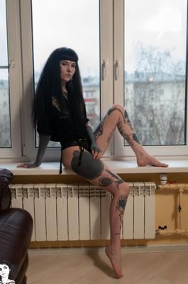 Marseline Black Russian Beauty Fille bilingue tatouée vs énorme C