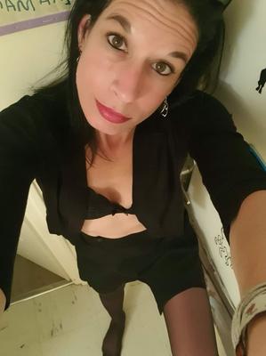 S�rie en bas noir sur le lit pour , cum tribute , tribute