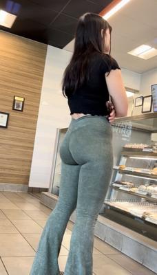 Morena PAWG en Dunkin