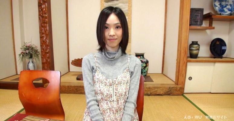 Japan - little Kozue Sugihara hides her anorexia under big dress