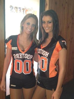 Heißes ehemaliges Hooters-Mädchen aus Virginia