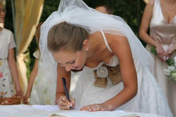 Brides With Great Cleavage!