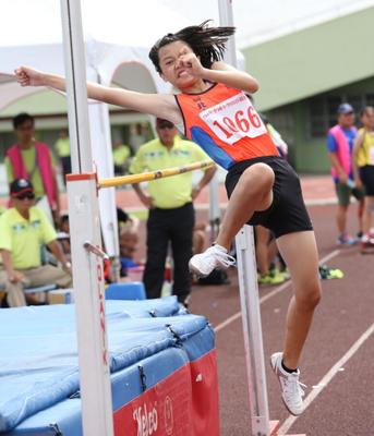 運動会のあからさまな脇の下