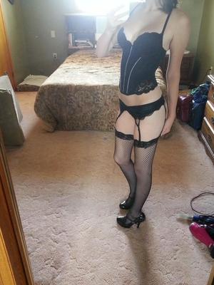 Selfies nus en lingerie érotique