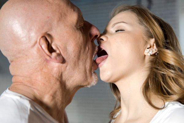 Jeunettes et Vieux : BeautyandSenior (bonus set : french kiss)