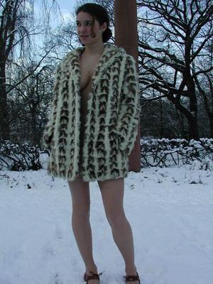 Dorothe german teen in pantyhose (Schnee)