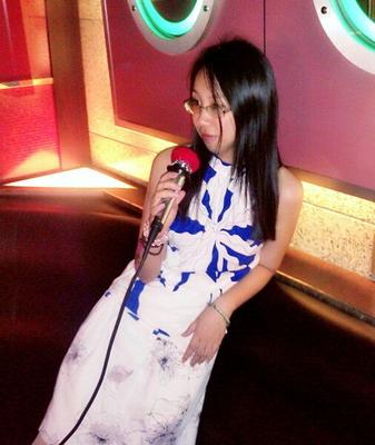 mujer china follada después del karaoke