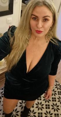 MILF french salope d'Achères vu sur Badoo