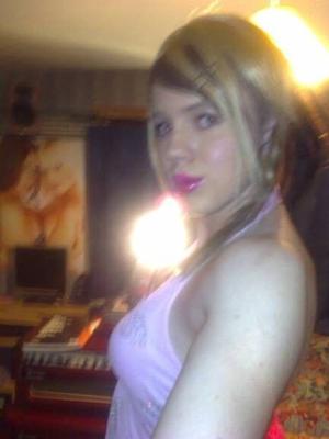 lindo joven travesti