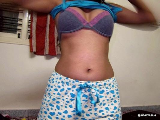 Bhabhi de Kanpur tira e brinca com seu corpo gostoso e sexy