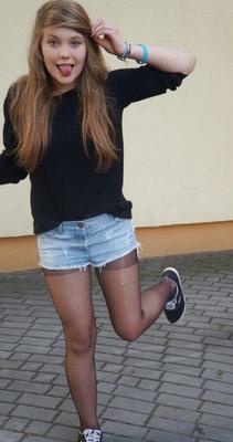 Pantyhose candids