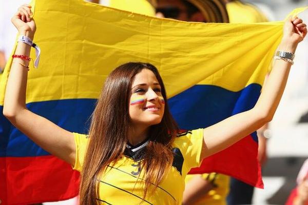 Colombianas locas por el Futbol — без ума от футбола (футбол, да)