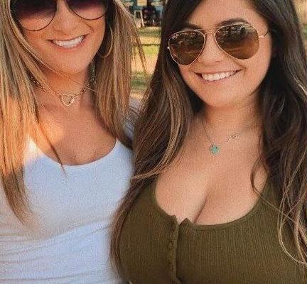 Busty Friend - Set 18