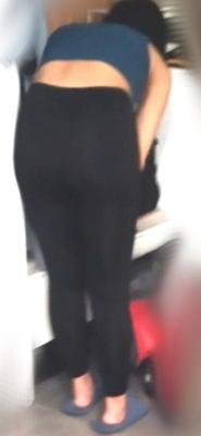 Mi esposa asiática en leggins